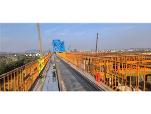 山東超晟輝護航昌九鐵路樂化聯(lián)絡線頂推施工